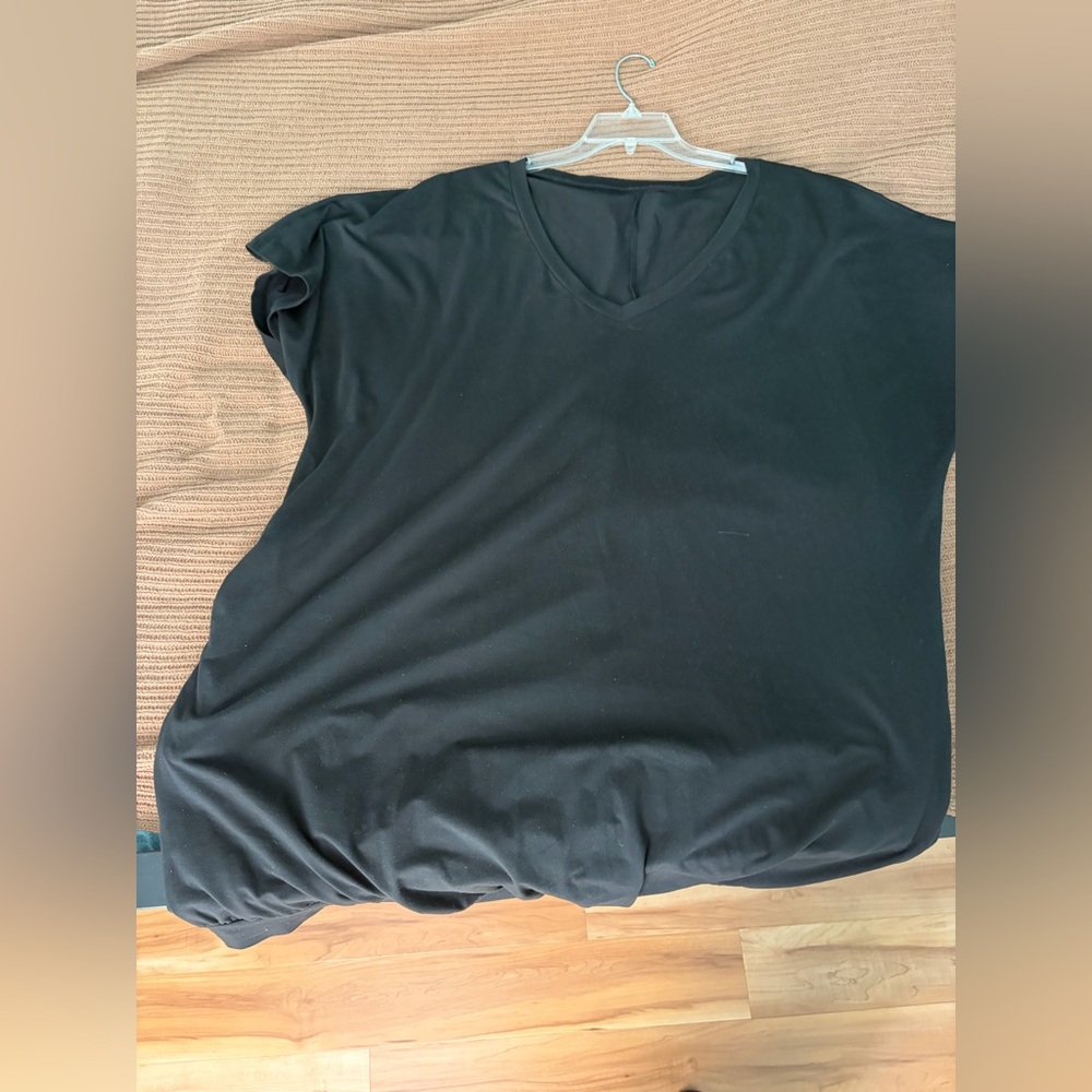 SHEIN Black V-Neck Short Sleeve Women’s Tee